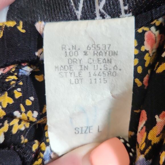 Vintage A.K.F. FOR MS ITERPRET Black Floral Textured Blouse Shirt XL Cottagecore - Picture 9 of 10